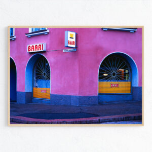 Nooran pinkki baari juliste